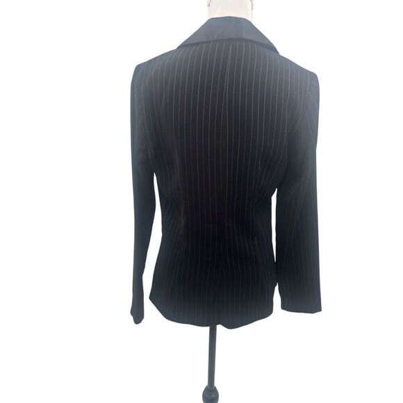 Frederick of Hollywood  Vintage Black Pinstripe Blazer with Satin Lapel and Pear - Picture 5 of 12